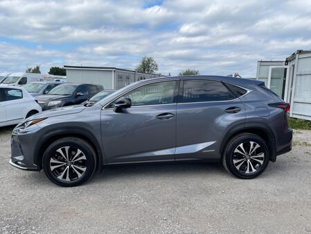 LEXUS NX 300H 2.5  