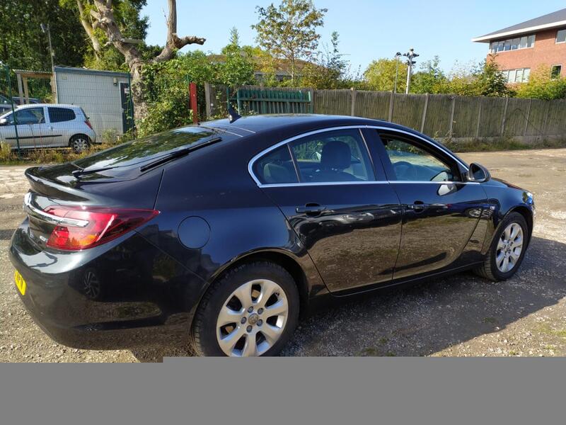 VAUXHALL INSIGNIA