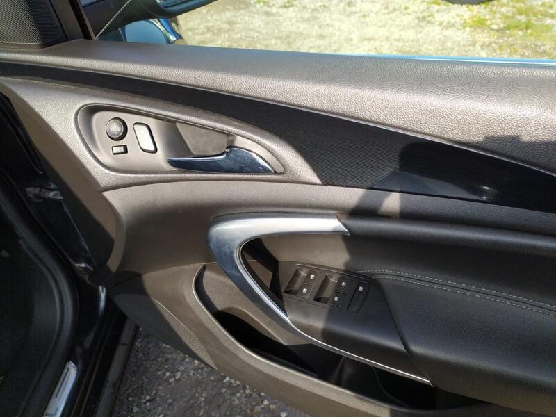 VAUXHALL INSIGNIA