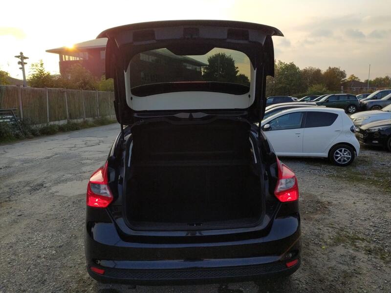 FORD FOCUS