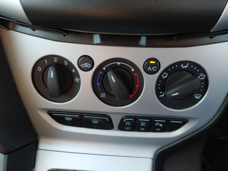 FORD FOCUS