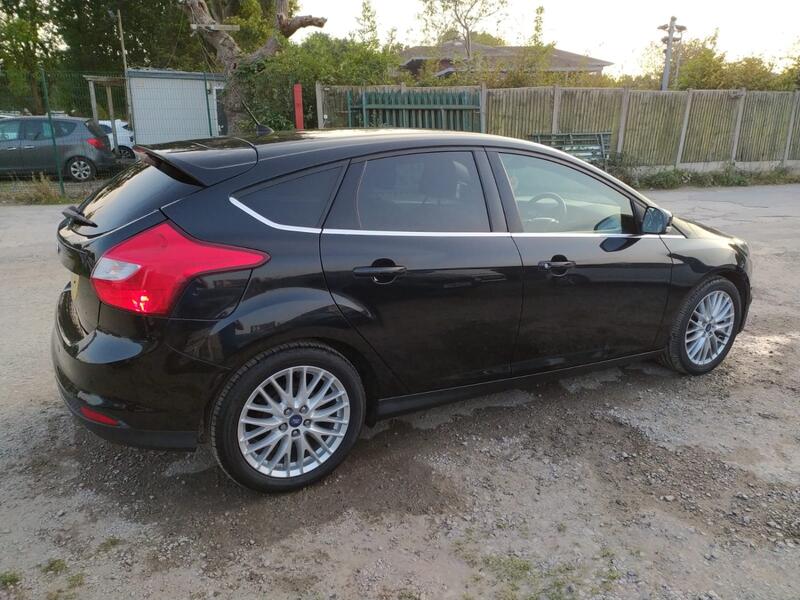 FORD FOCUS