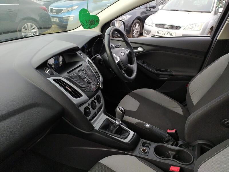 FORD FOCUS