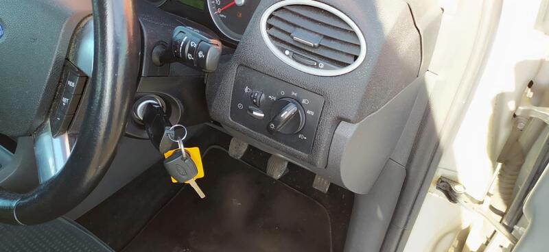 FORD FOCUS